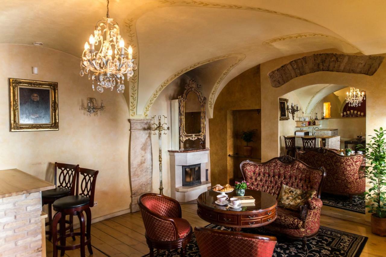 Ferienwohnung Antique Old Town Studio By Urban Rent Wilna Exterior foto